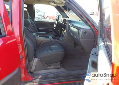 2004 Chevrolet Avalanche 2500 из США, поврежденный, VIN 3GNGK22G64G124782